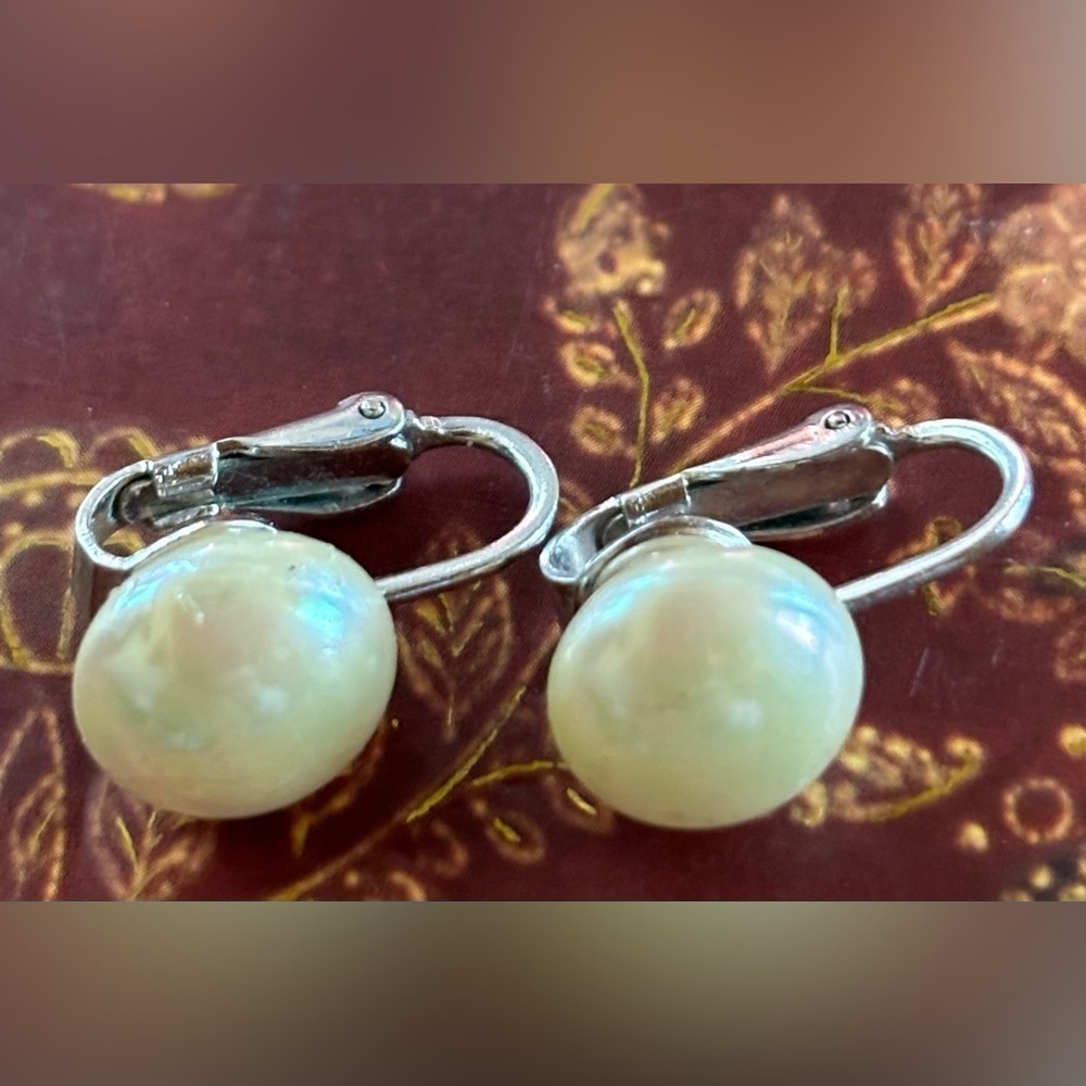 Vintage Trifari Clip Single Pearl Earrings